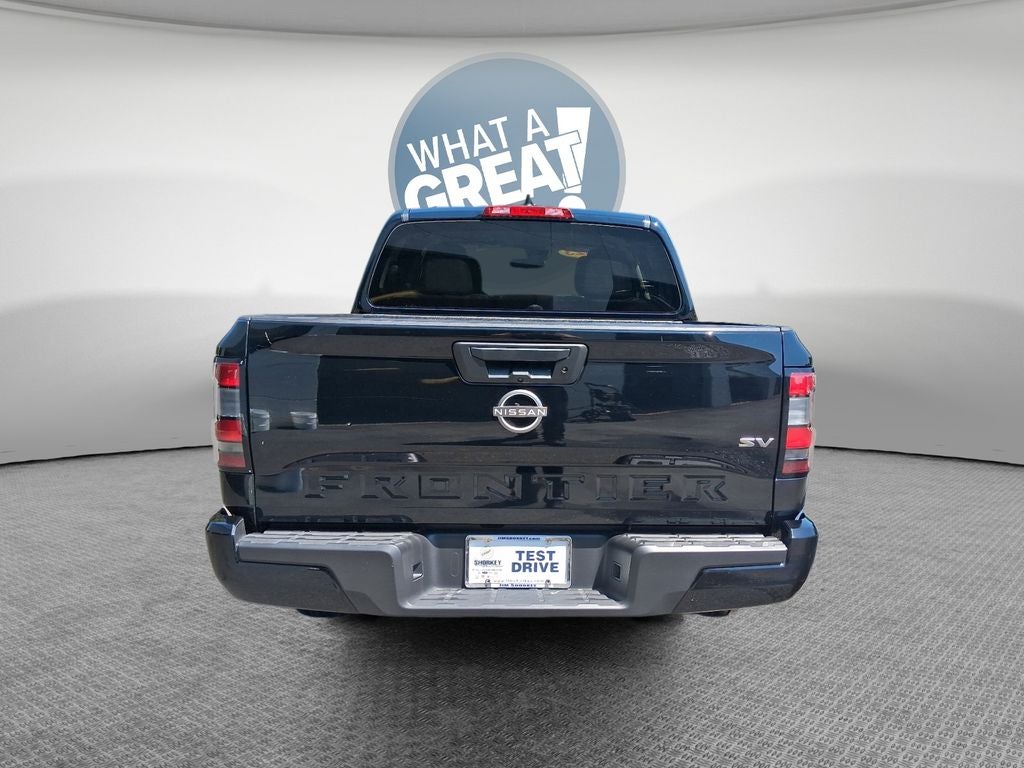 2023 Nissan Frontier — detail view